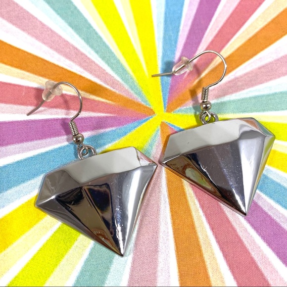 Shiny pop bling diamond Shaped earrings - Picture 2 of 3